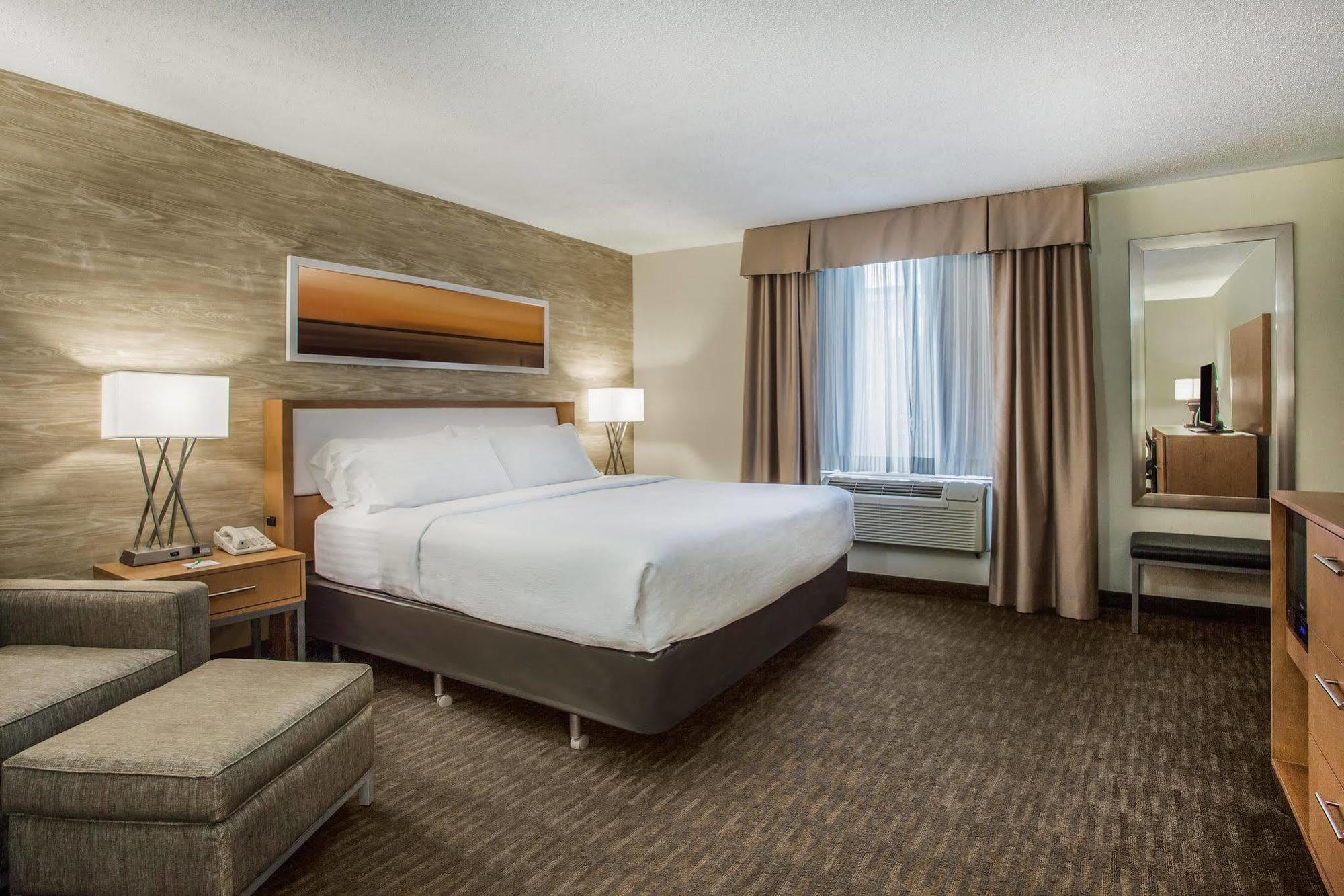 Hotel By Ihg
